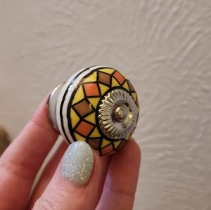 4x Set of Vintage Style Painted Ceramic Knobs